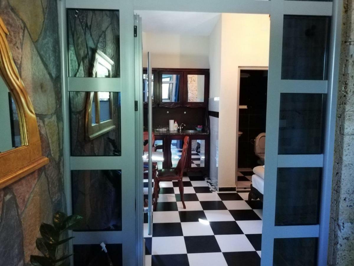 Sunset View Apartments Bar Bagian luar foto